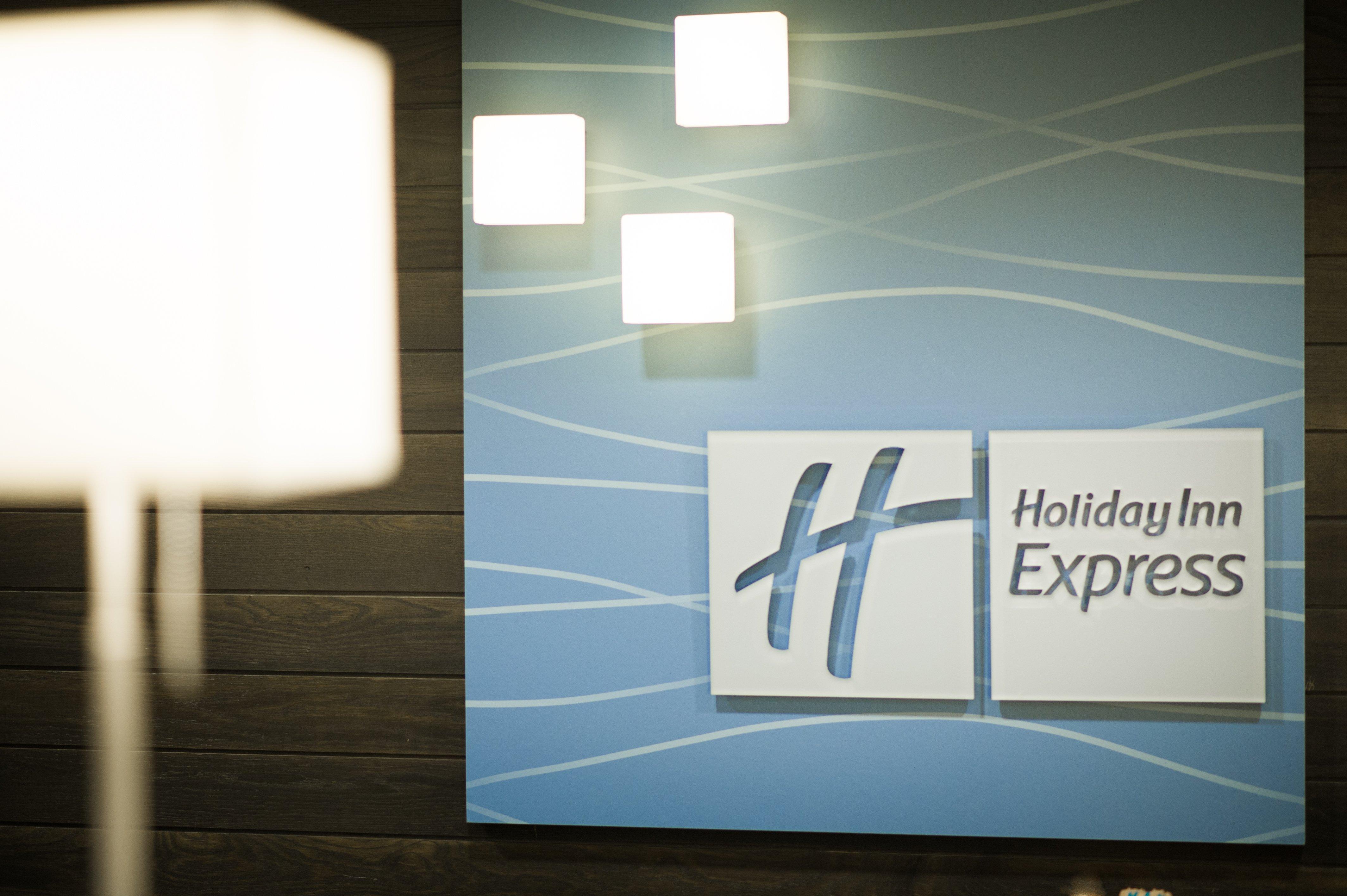 Holiday Inn Express And Suites Madison Central, An Ihg Hotel Exteriör bild